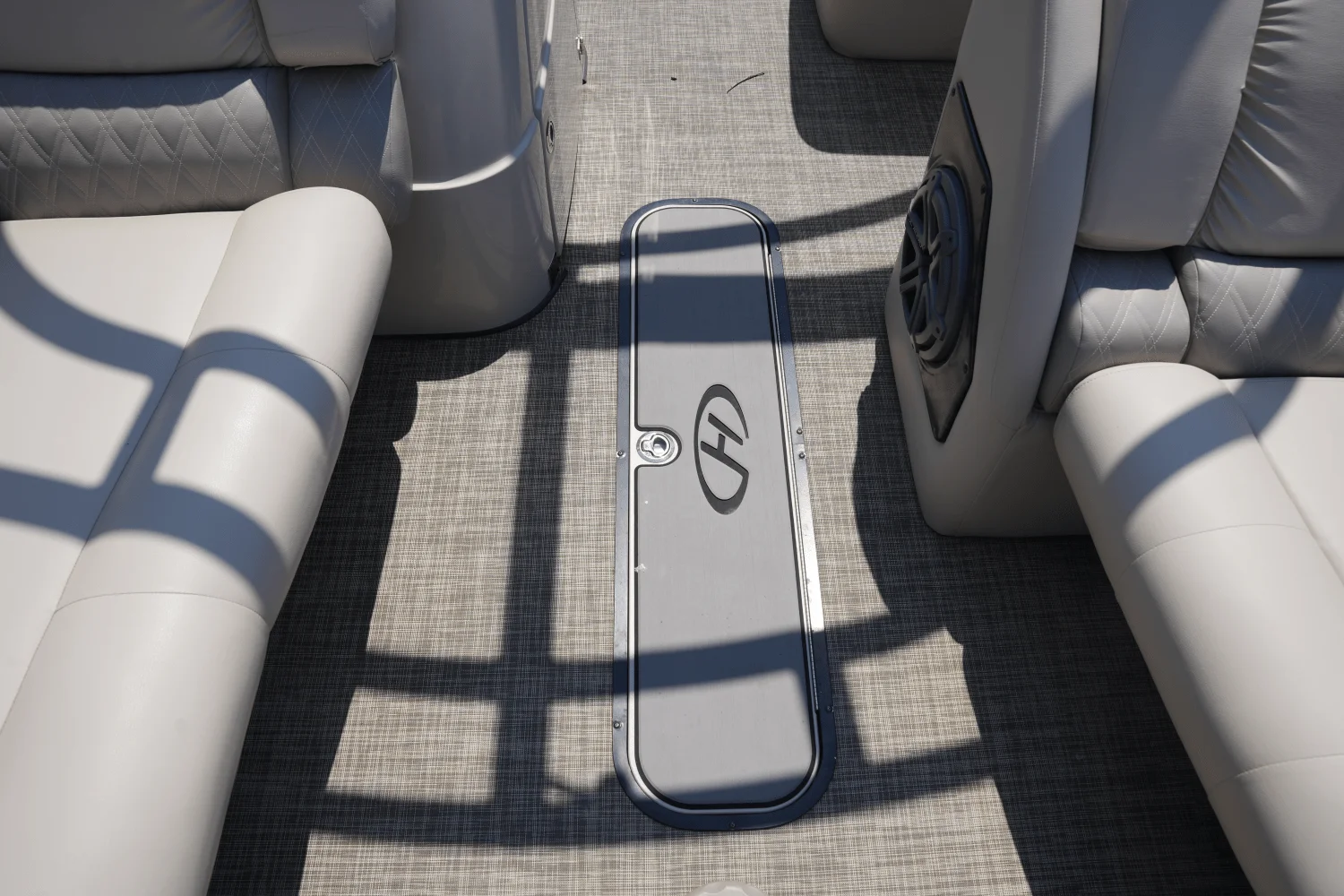 2019 Harris Solstice 220 Image Thumbnail #10