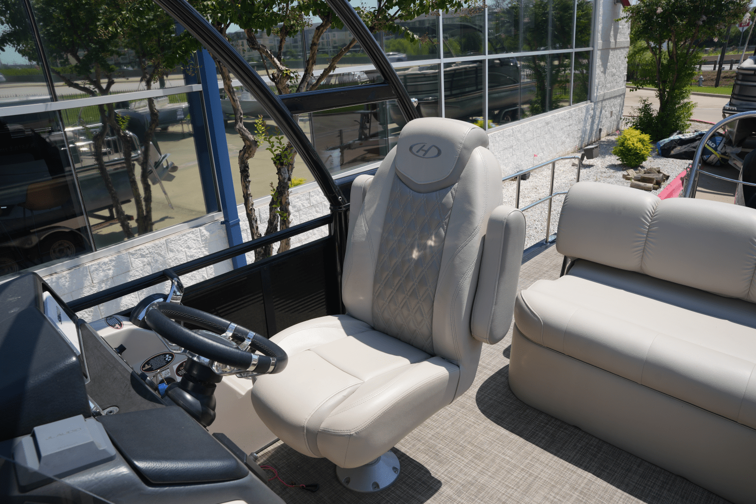 2019 Harris Solstice 220 Image Thumbnail #13