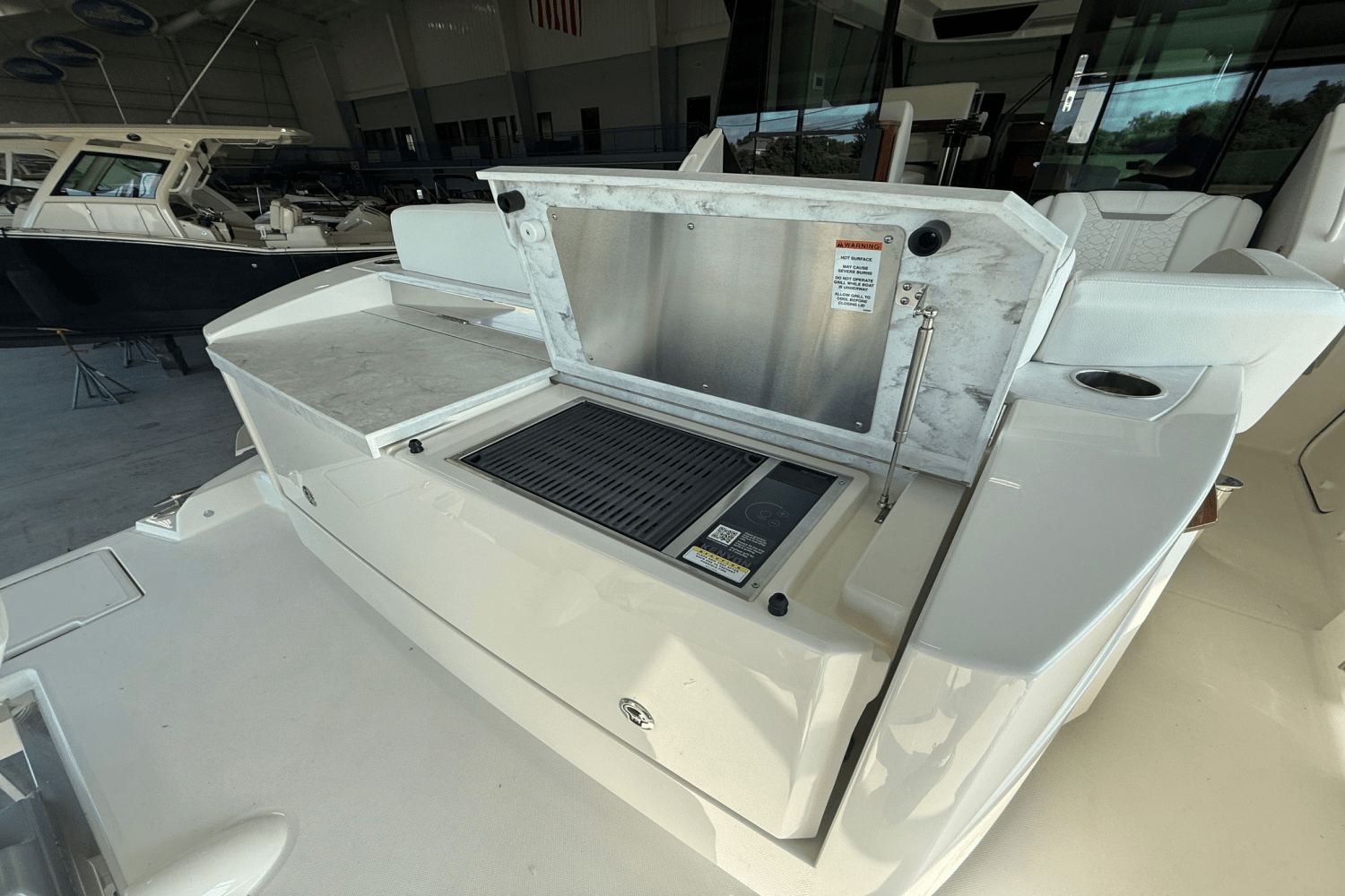 2026 Tiara Yachts 43LE Image Thumbnail #4