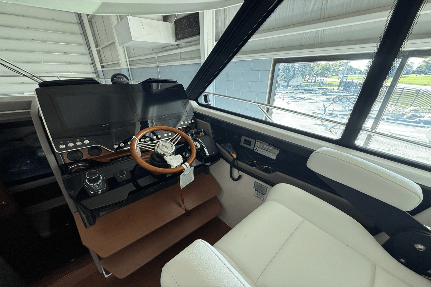 2026 Tiara Yachts 43LE Image Thumbnail #6