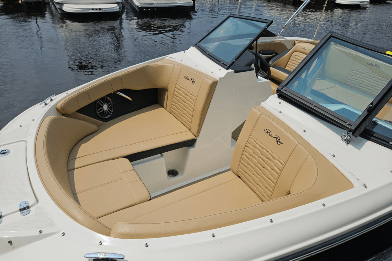 2023 Sea Ray SPX 190 Image Thumbnail #7