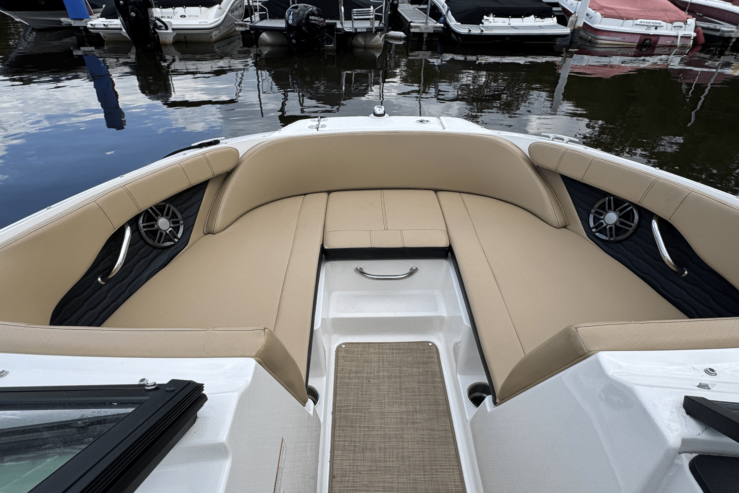 2023 Sea Ray 190 SPX Image Thumbnail #10
