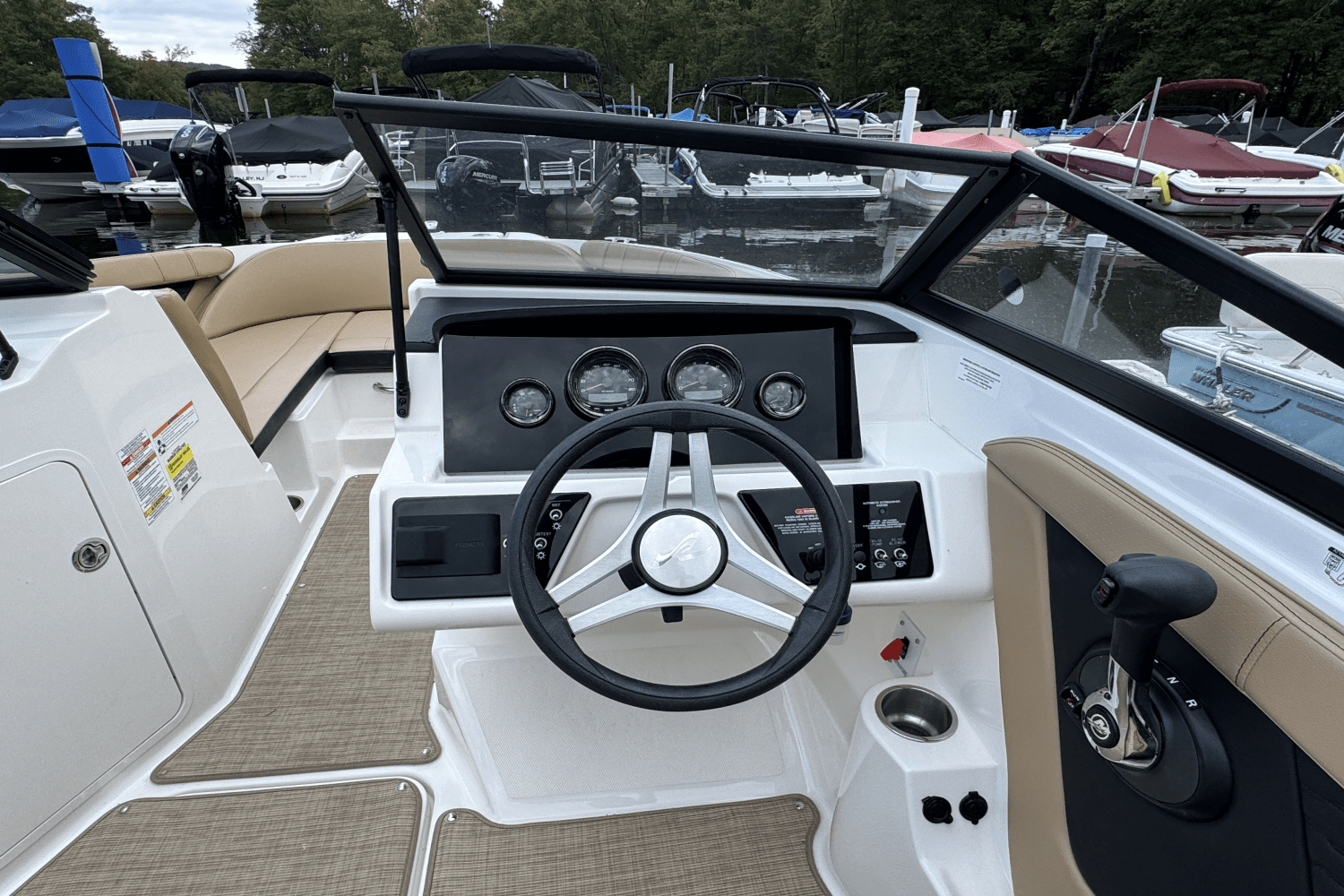 2023 Sea Ray 190 SPX Image Thumbnail #6