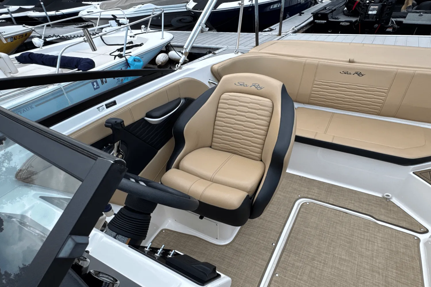 2023 Sea Ray 190 SPX Image Thumbnail #13