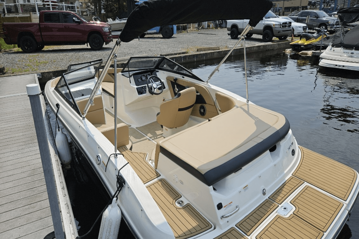 2023 Sea Ray SPX 190 Image Thumbnail #2
