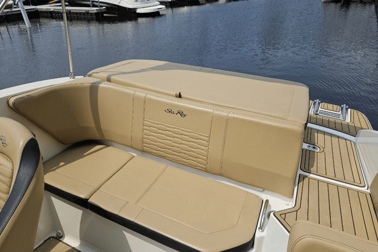 2023 Sea Ray SPX 190 Image Thumbnail #15