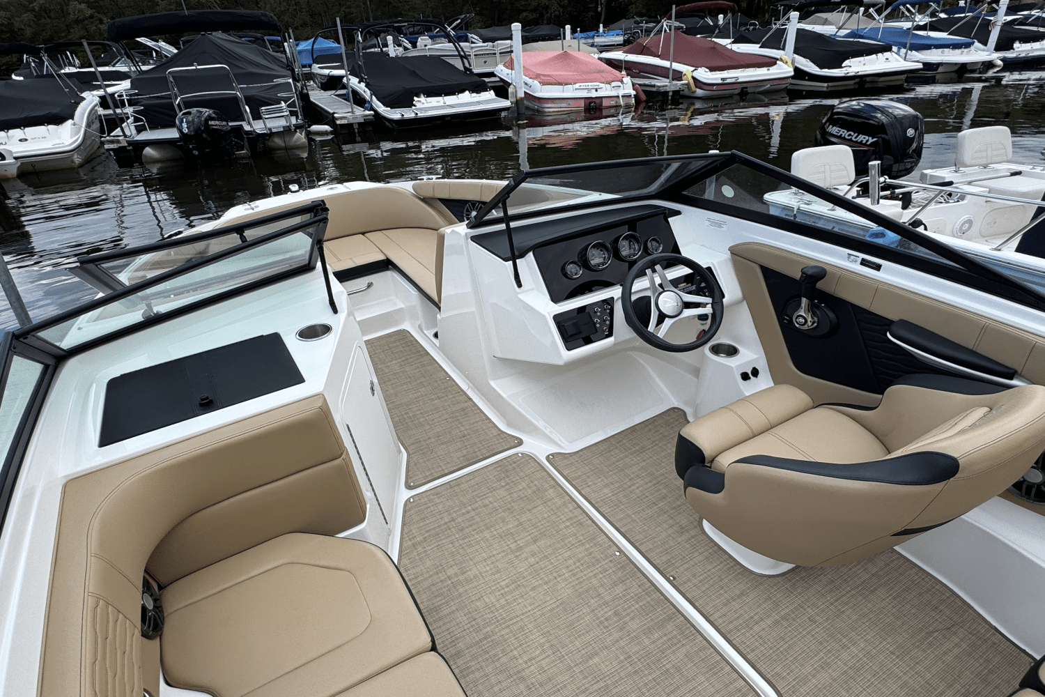 2023 Sea Ray 190 SPX Image Thumbnail #5