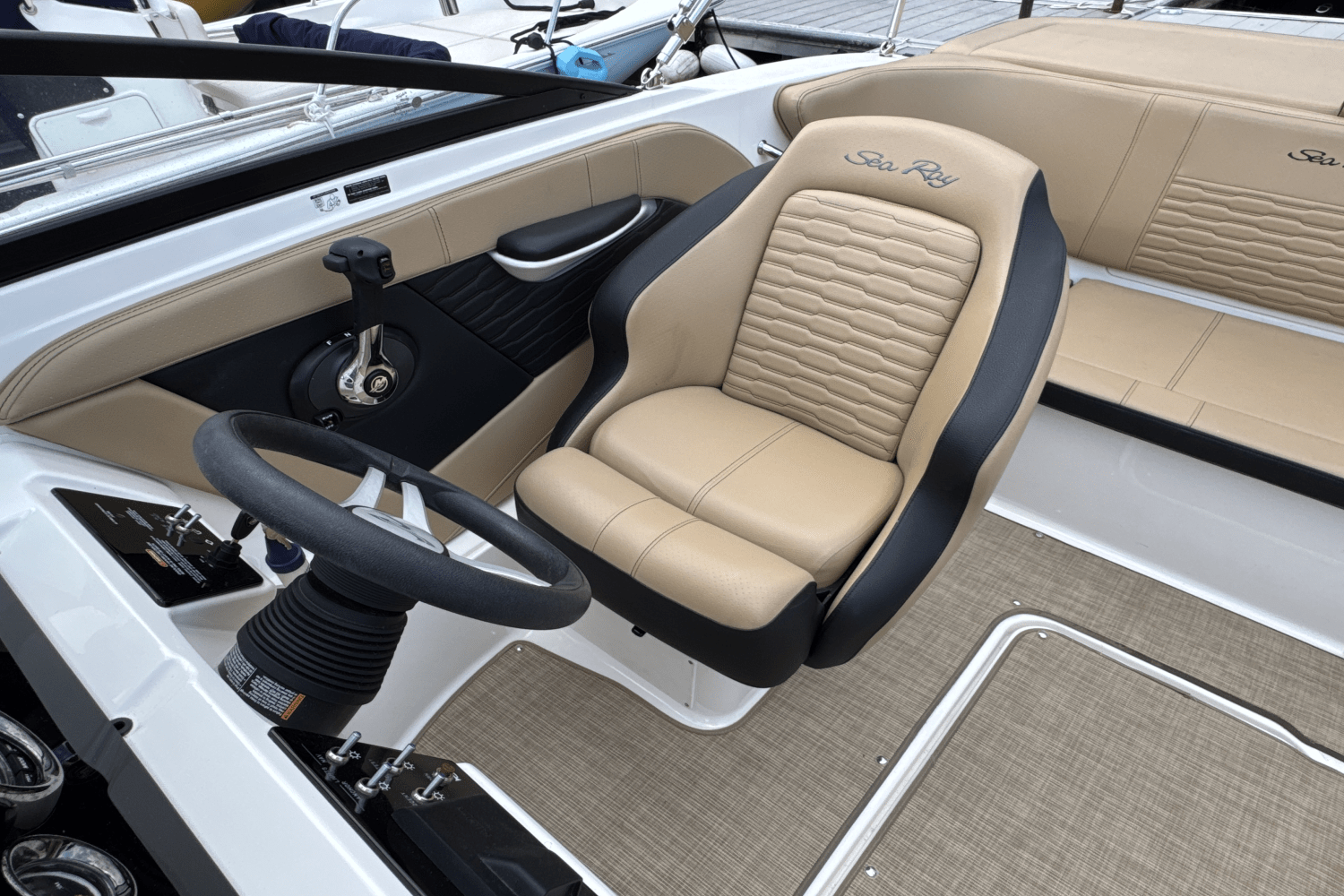 2023 Sea Ray 190 SPX Image Thumbnail #15