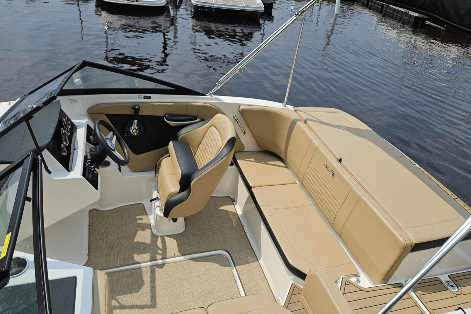 2023 Sea Ray SPX 190 Image Thumbnail #10