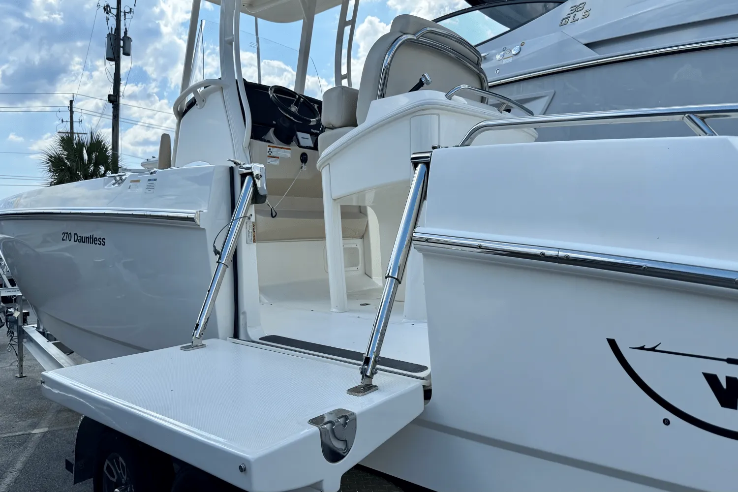 2019 Boston Whaler 270 Dauntless Image Thumbnail #8