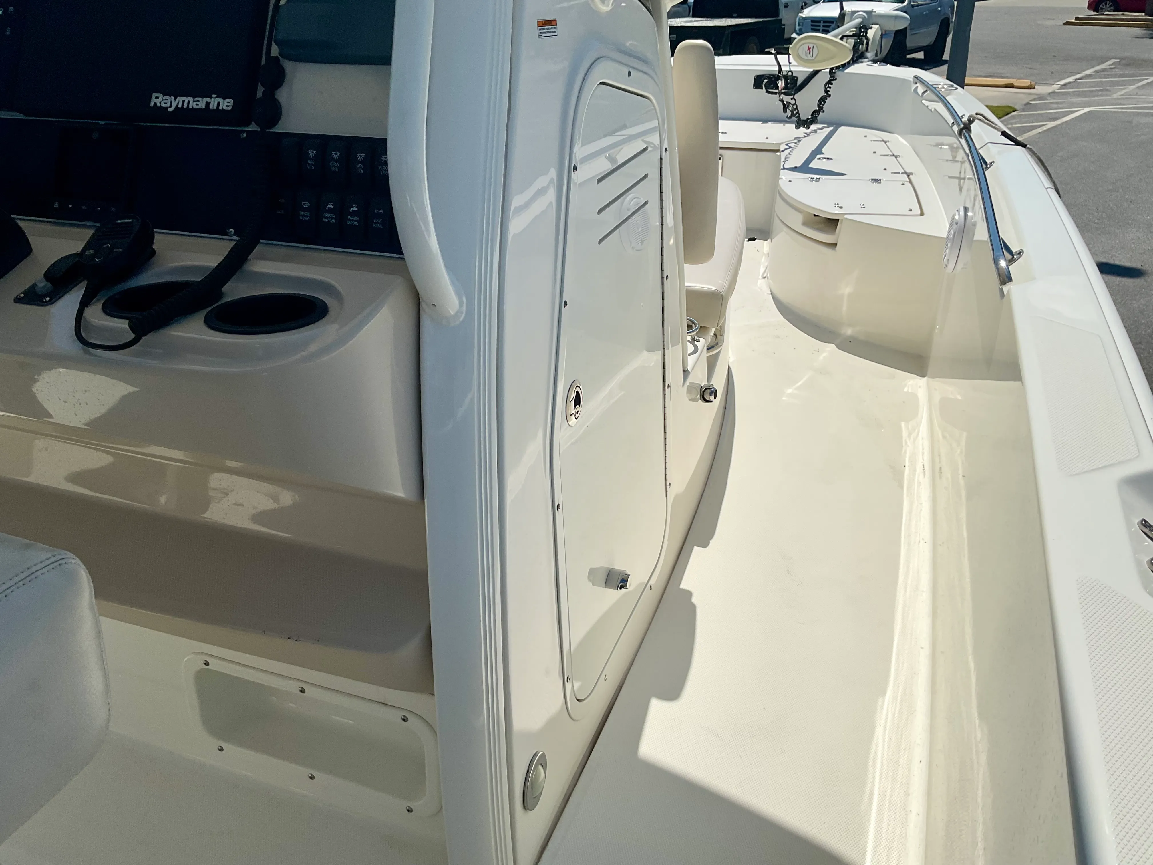 2019 Boston Whaler 270 Dauntless Image Thumbnail #31