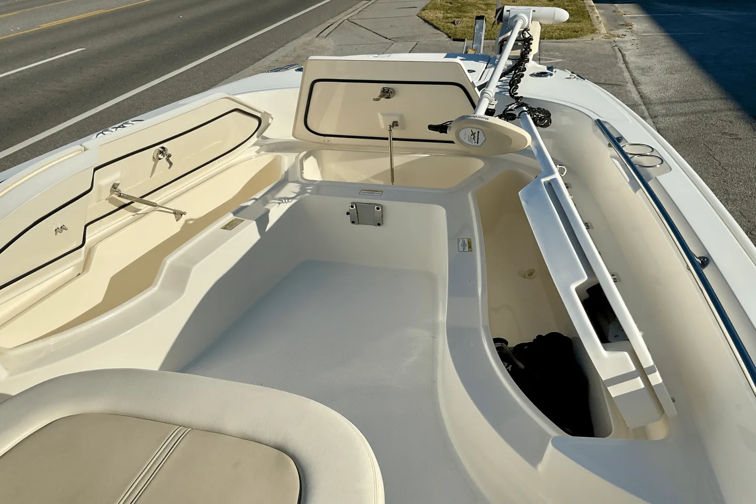 2019 Boston Whaler 270 Dauntless Image Thumbnail #32