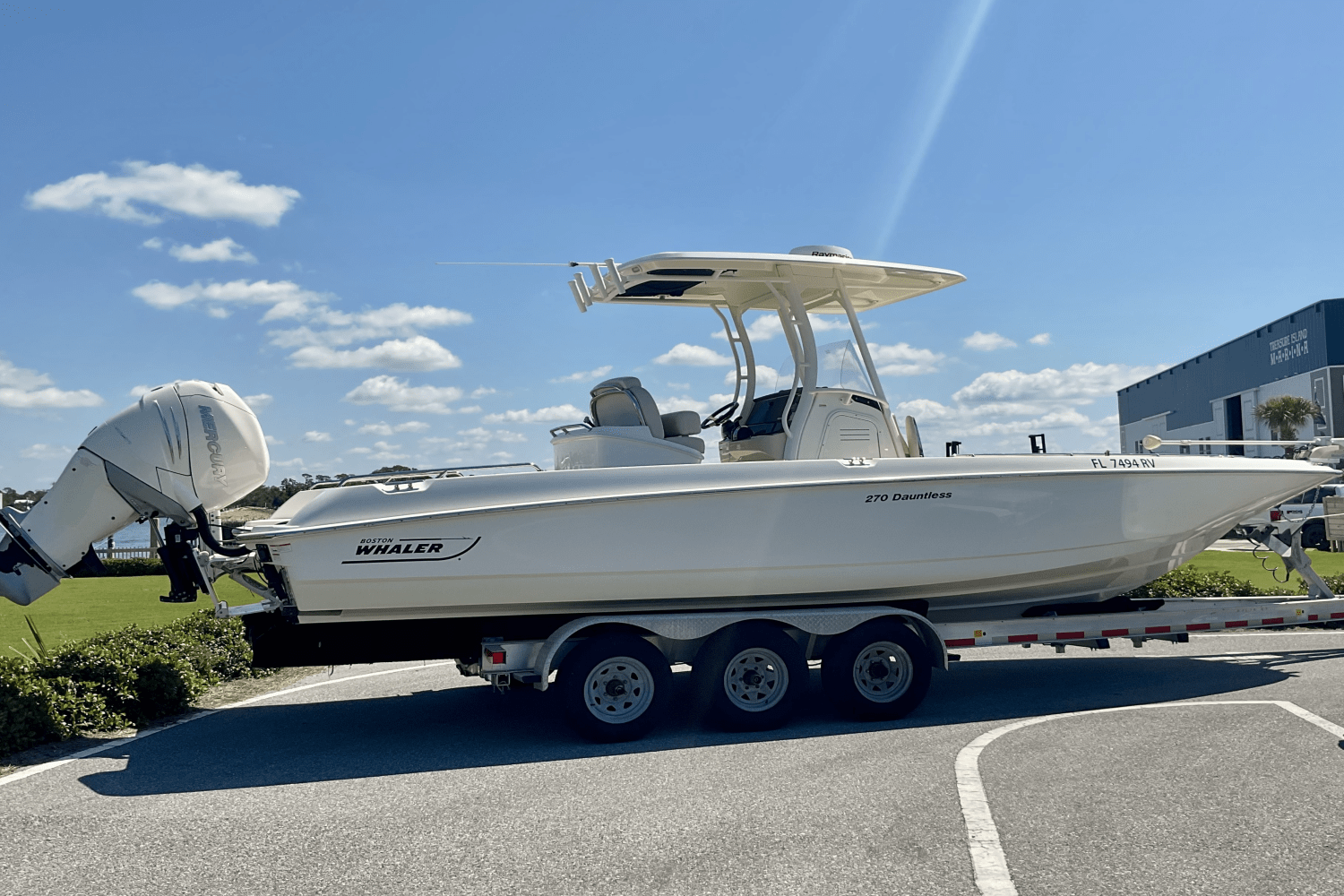 2019 Boston Whaler 270 Dauntless Image Thumbnail #2