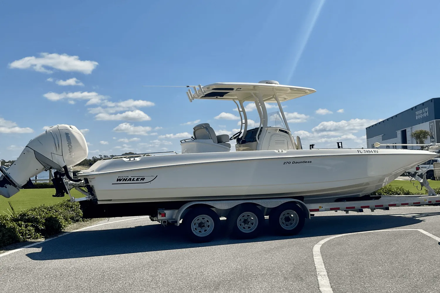 2019 Boston Whaler 270 Dauntless Image Thumbnail #2