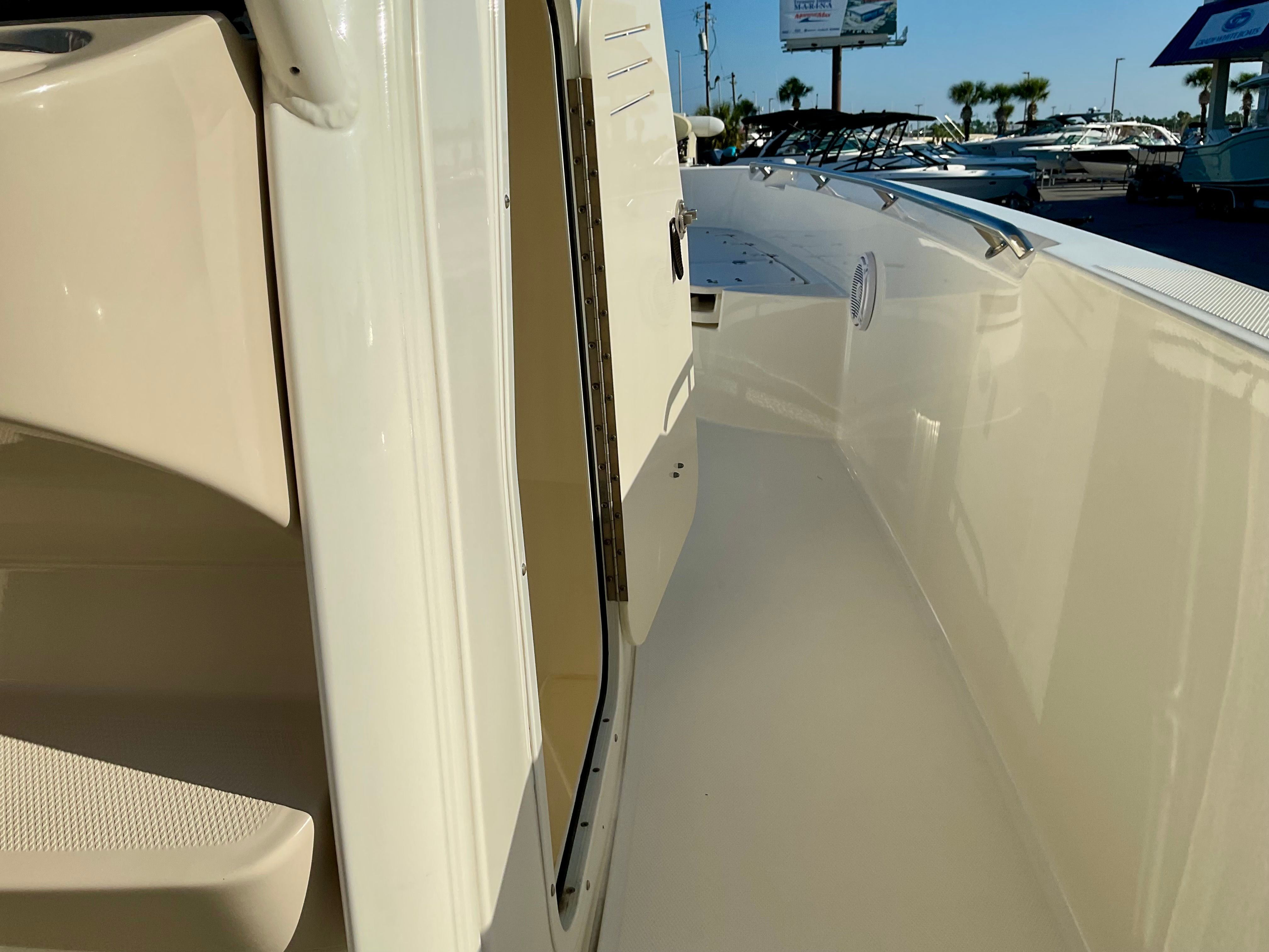 2019 Boston Whaler 270 Dauntless Image Thumbnail #31