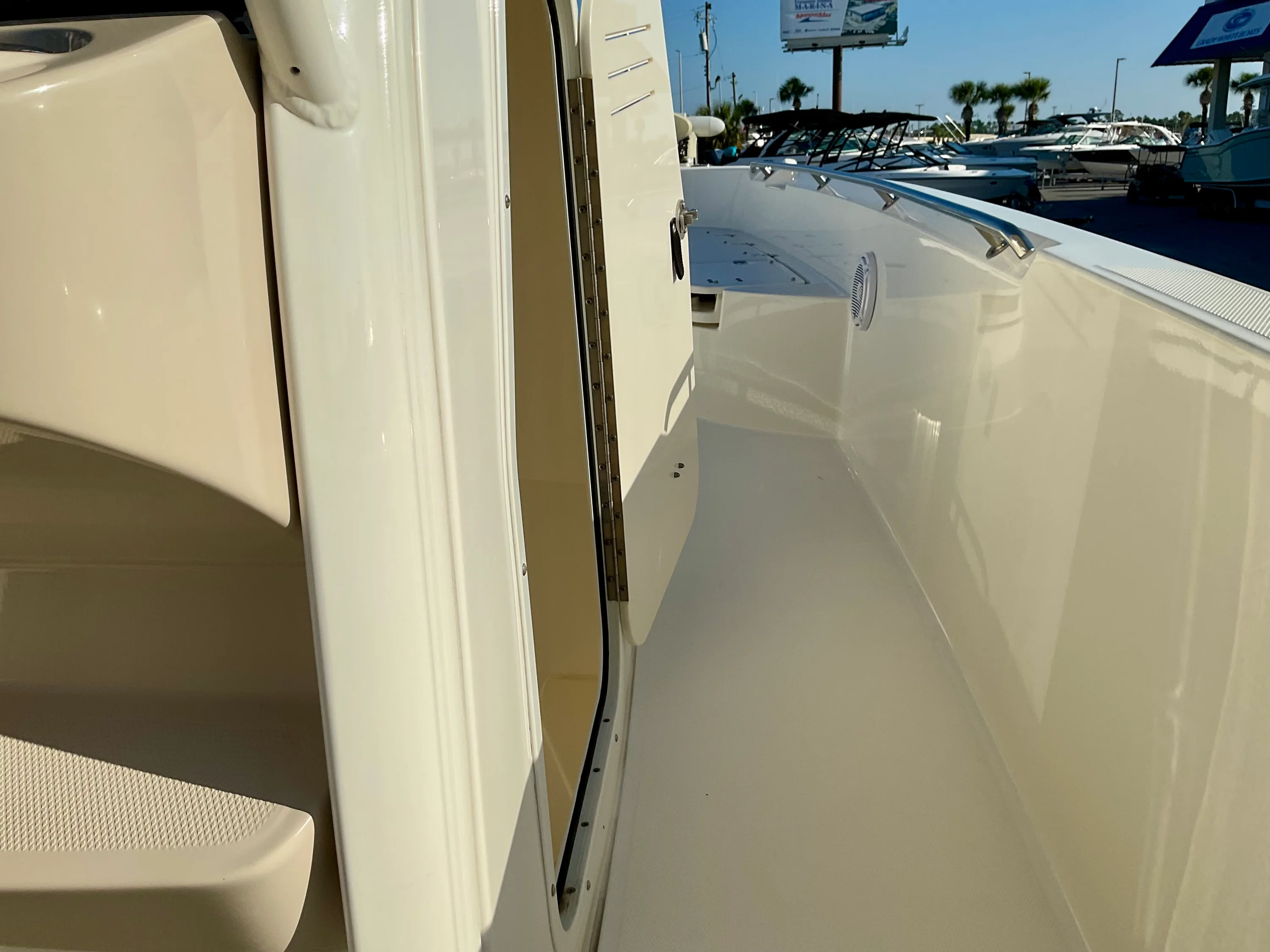 2019 Boston Whaler 270 Dauntless Image Thumbnail #31