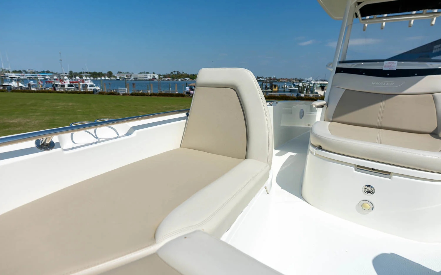 2019 Boston Whaler 270 Dauntless Image Thumbnail #13
