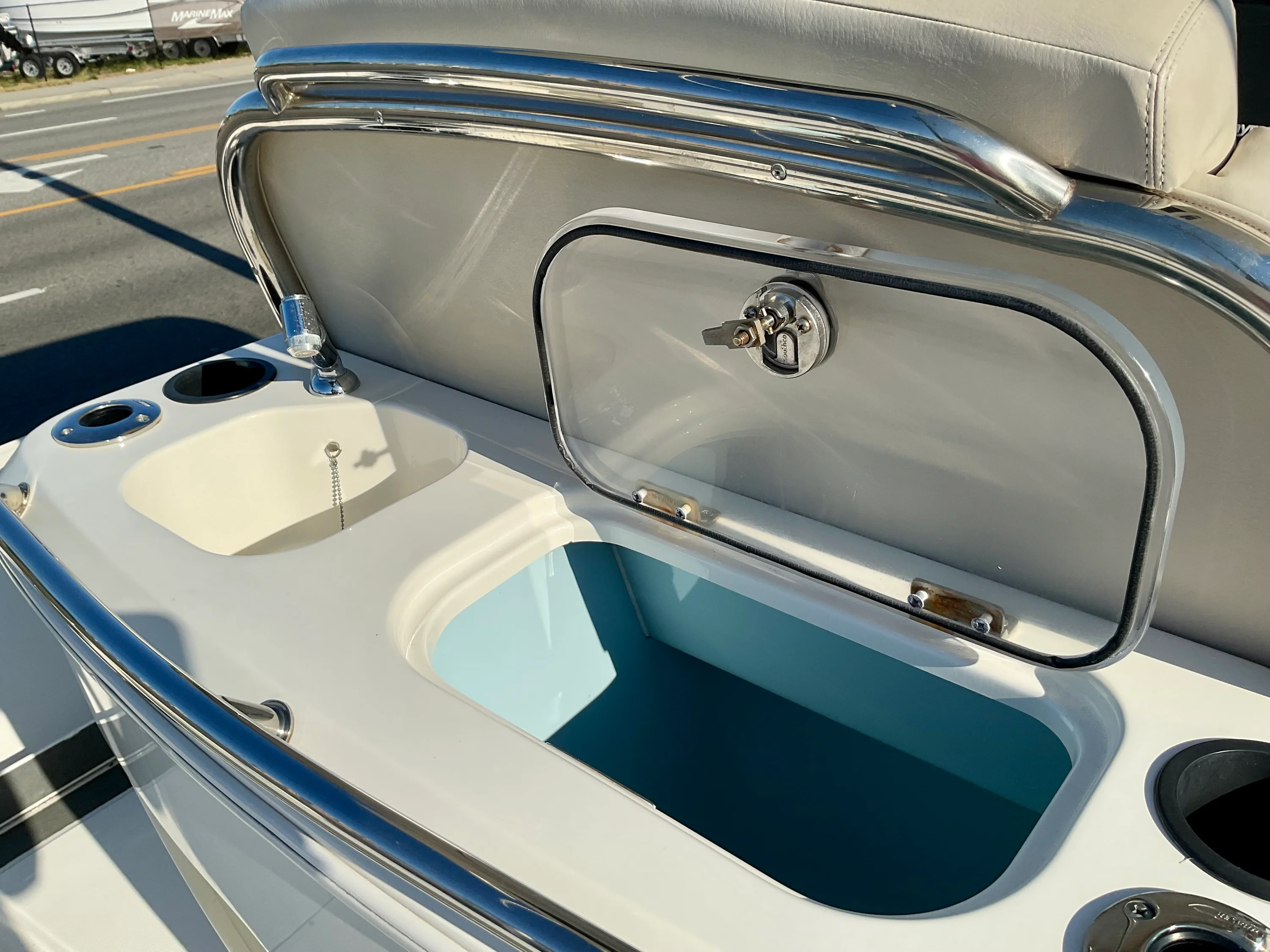 2019 Boston Whaler 270 Dauntless Image Thumbnail #12