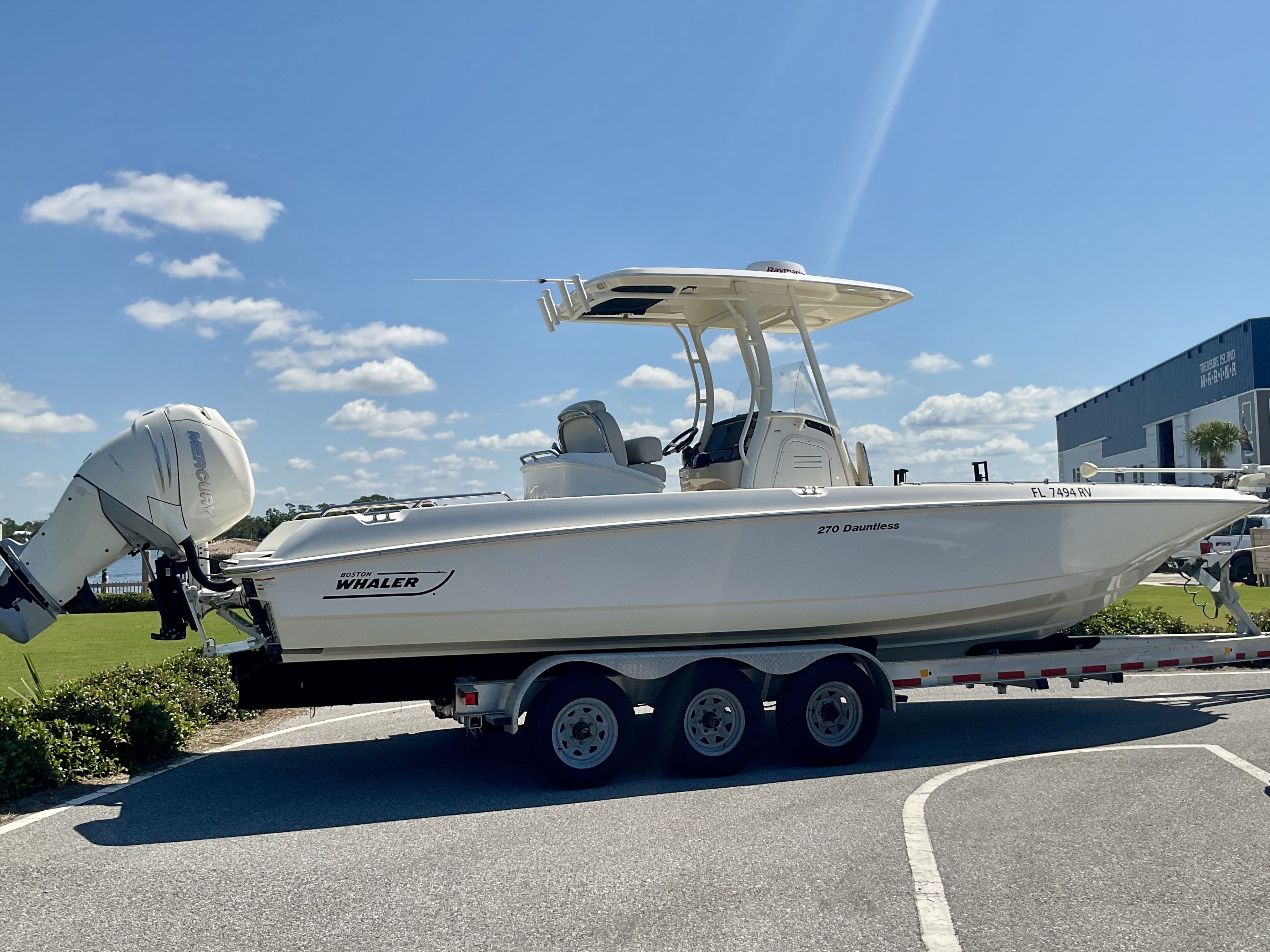 2019 Boston Whaler 270 Dauntless Image Thumbnail #1