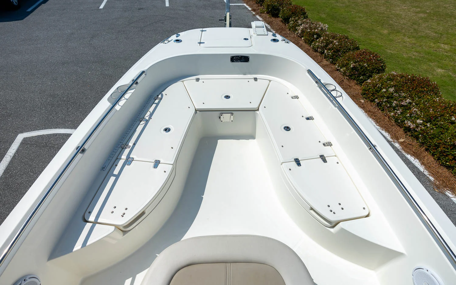 2019 Boston Whaler 270 Dauntless Image Thumbnail #10