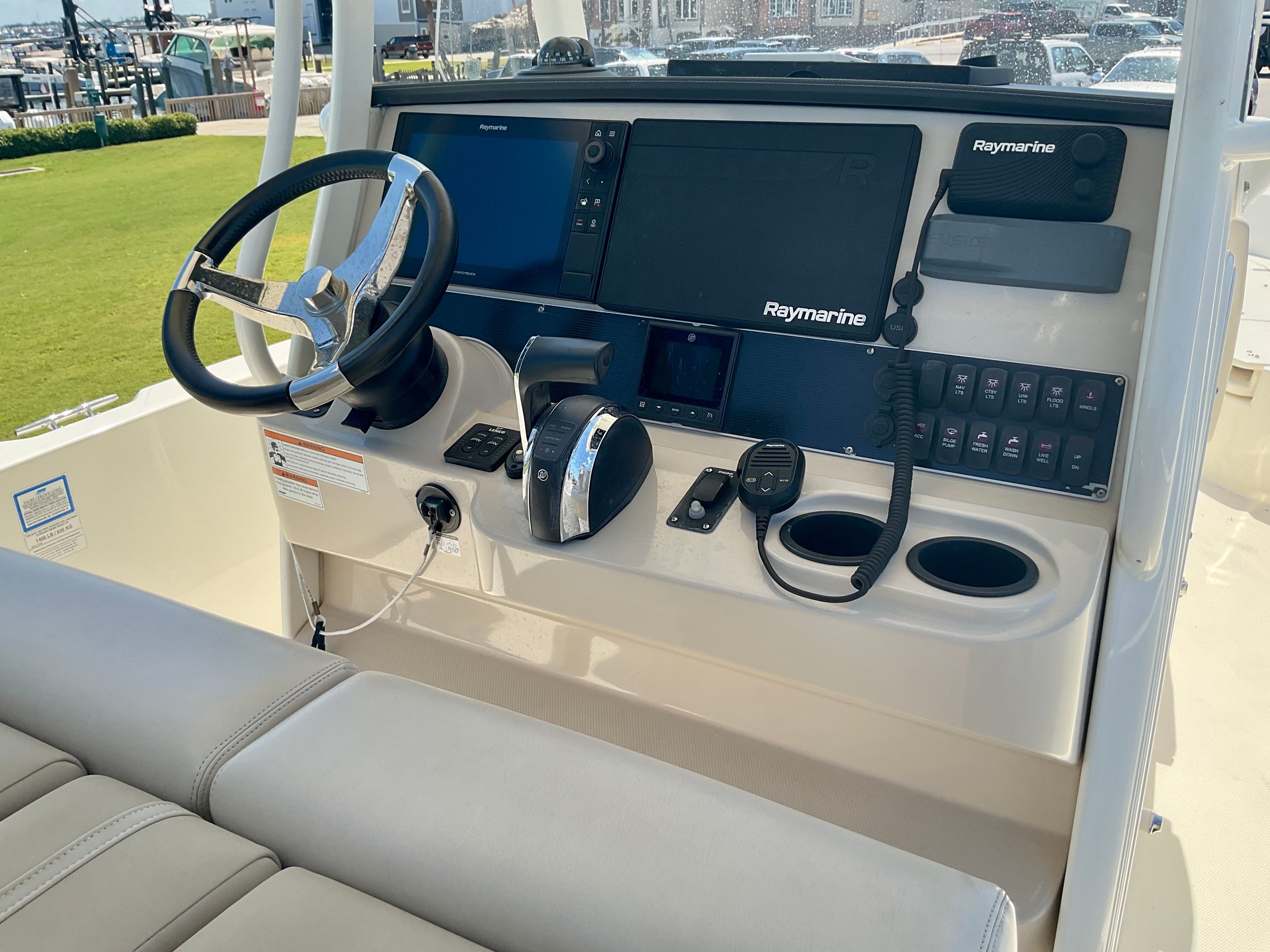2019 Boston Whaler 270 Dauntless Image Thumbnail #19