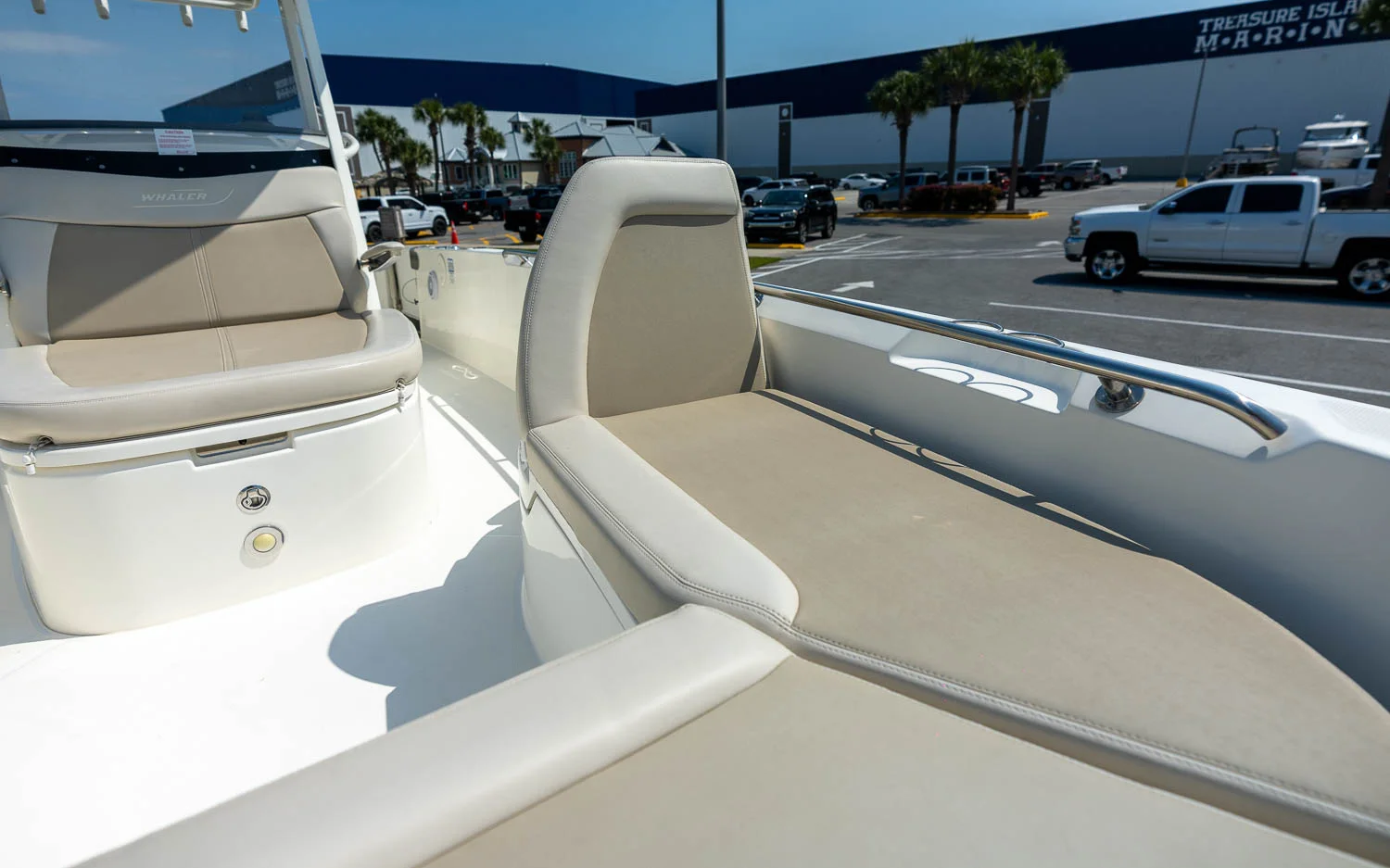 2019 Boston Whaler 270 Dauntless Image Thumbnail #14