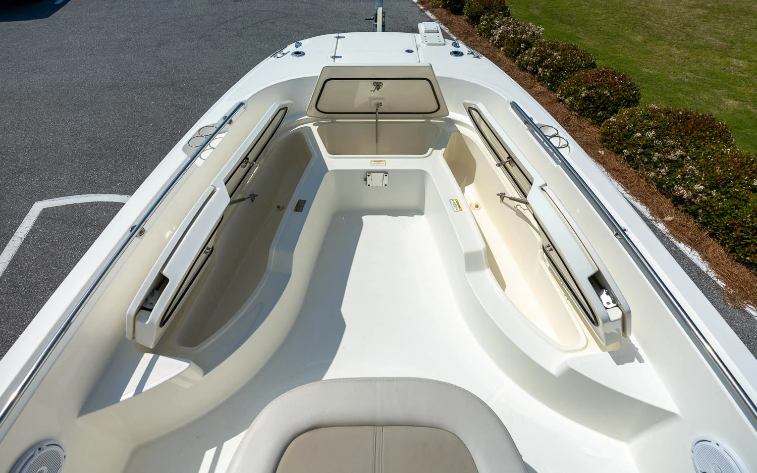 2019 Boston Whaler 270 Dauntless Image Thumbnail #11