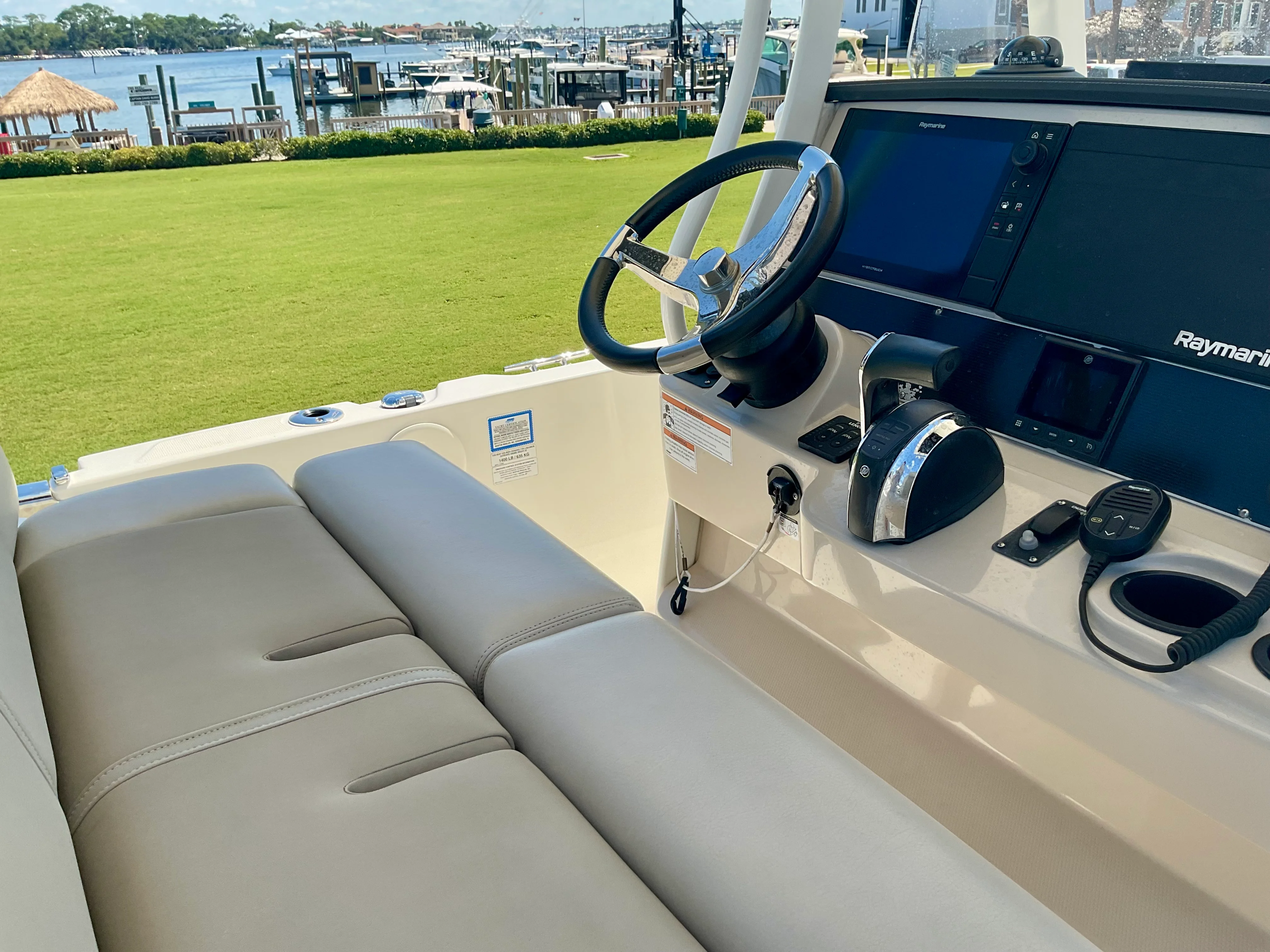 2019 Boston Whaler 270 Dauntless Image Thumbnail #17