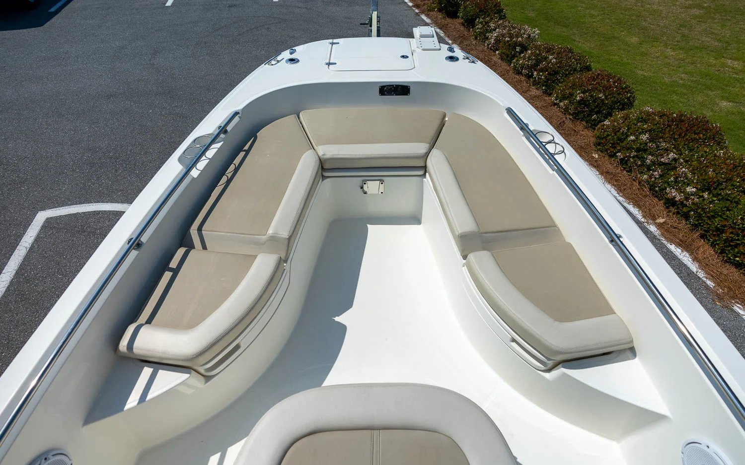 2019 Boston Whaler 270 Dauntless Image Thumbnail #12