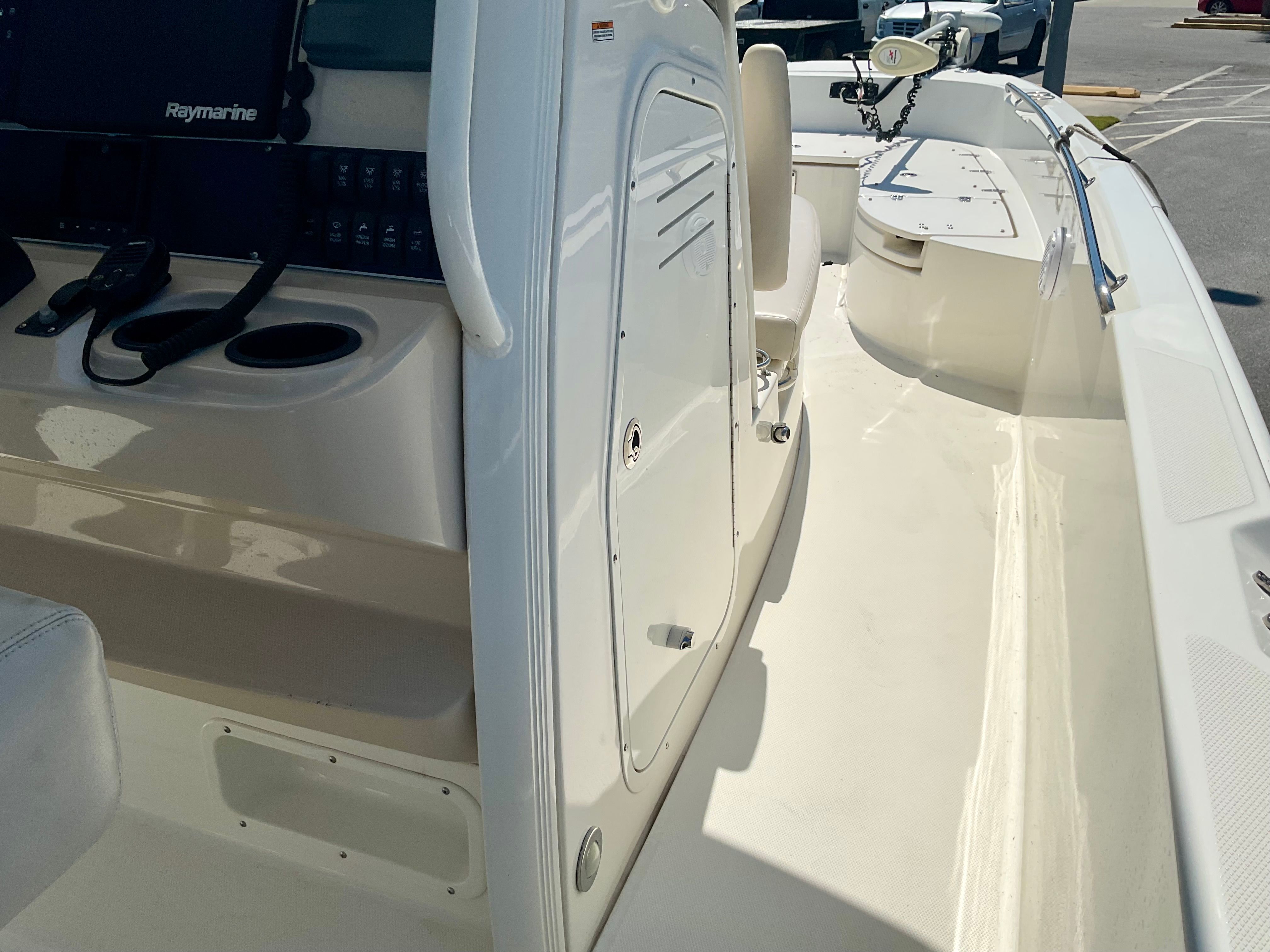 2019 Boston Whaler 270 Dauntless Image Thumbnail #30