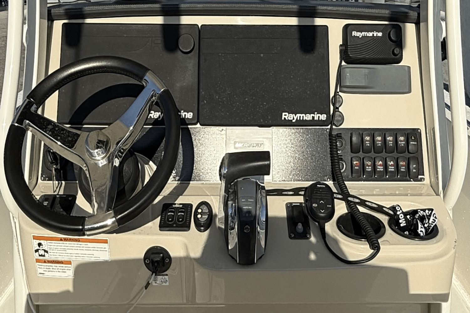 2019 Boston Whaler 270 Dauntless Image Thumbnail #12