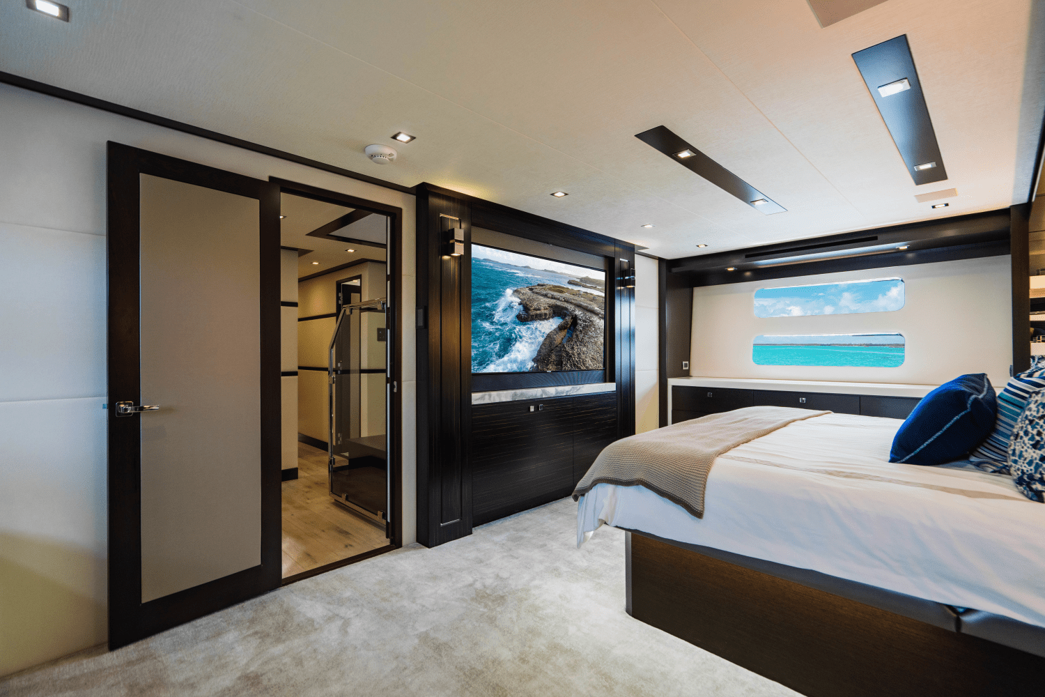2019 Hatteras M90 PANACERA Image Thumbnail #98