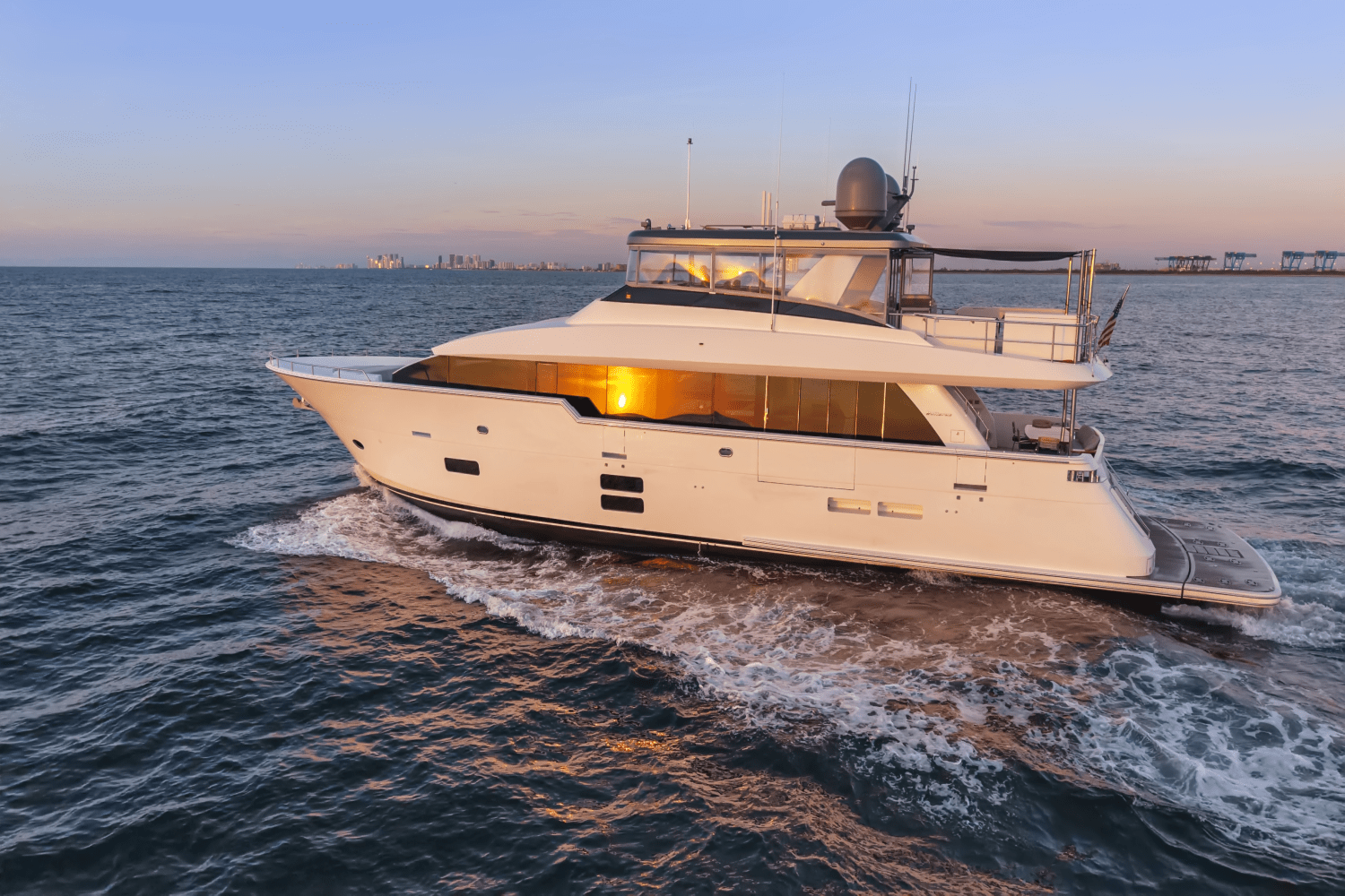2019 Hatteras
                                                             M90 PANACERA Image Thumbnail #4