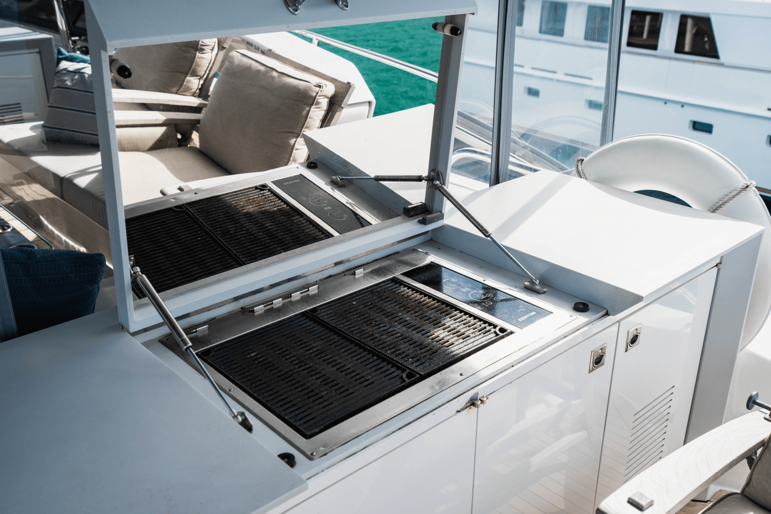 2019 Hatteras M90 PANACERA Image Thumbnail #59