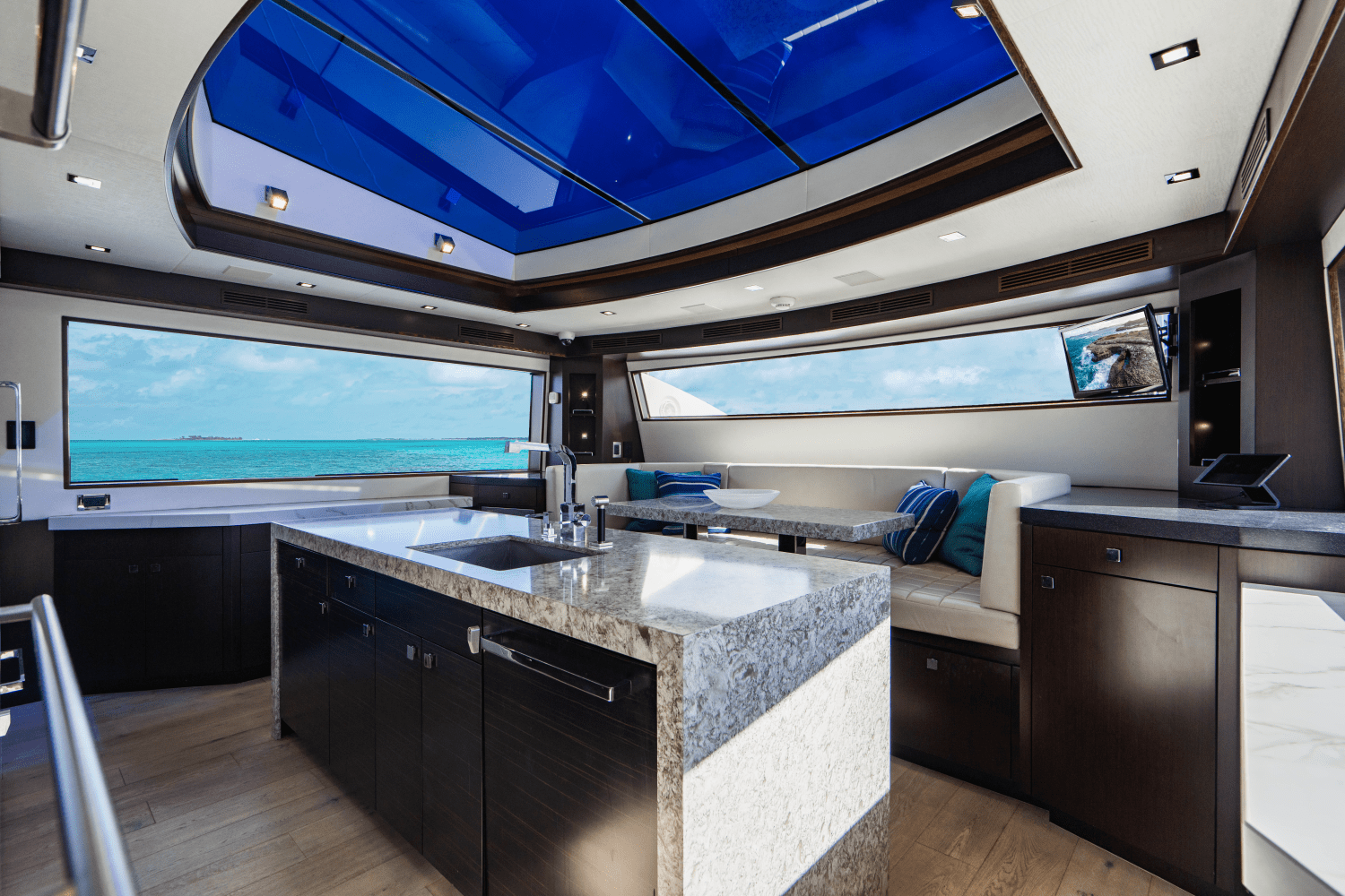 2019 Hatteras M90 PANACERA Image Thumbnail #24