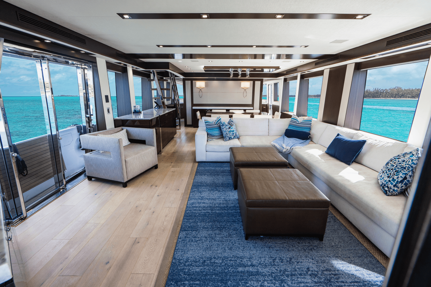 2019 Hatteras M90 PANACERA Image Thumbnail #17