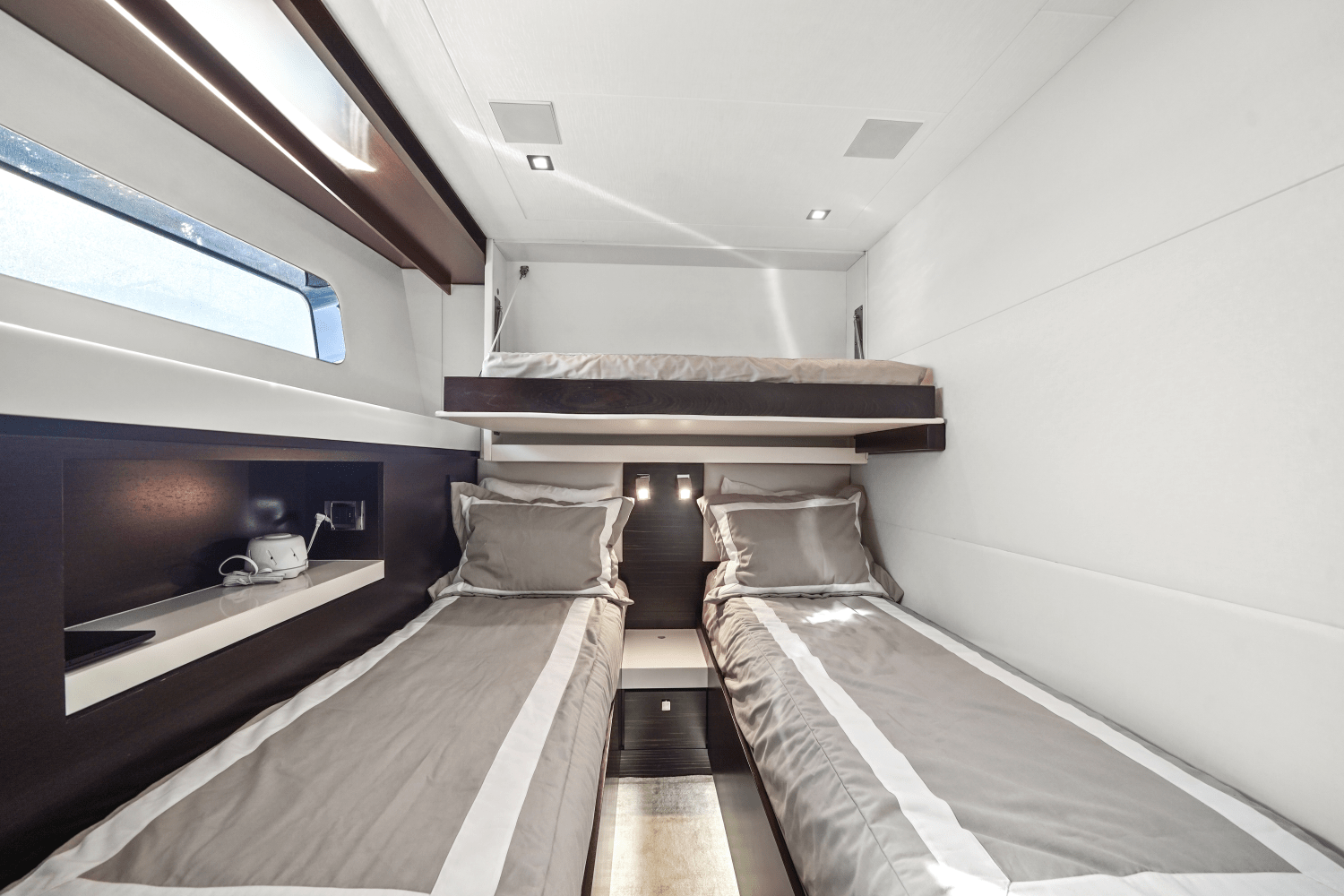 2019 Hatteras
                                                             M90 PANACERA Image Thumbnail #73