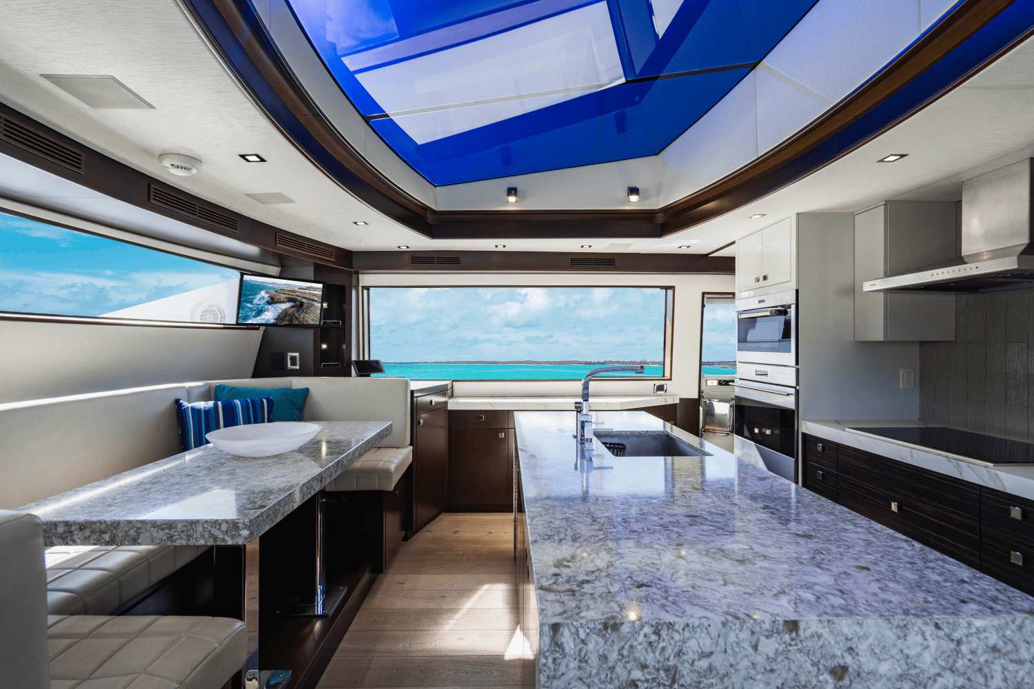 2019 Hatteras M90 PANACERA Image Thumbnail #27