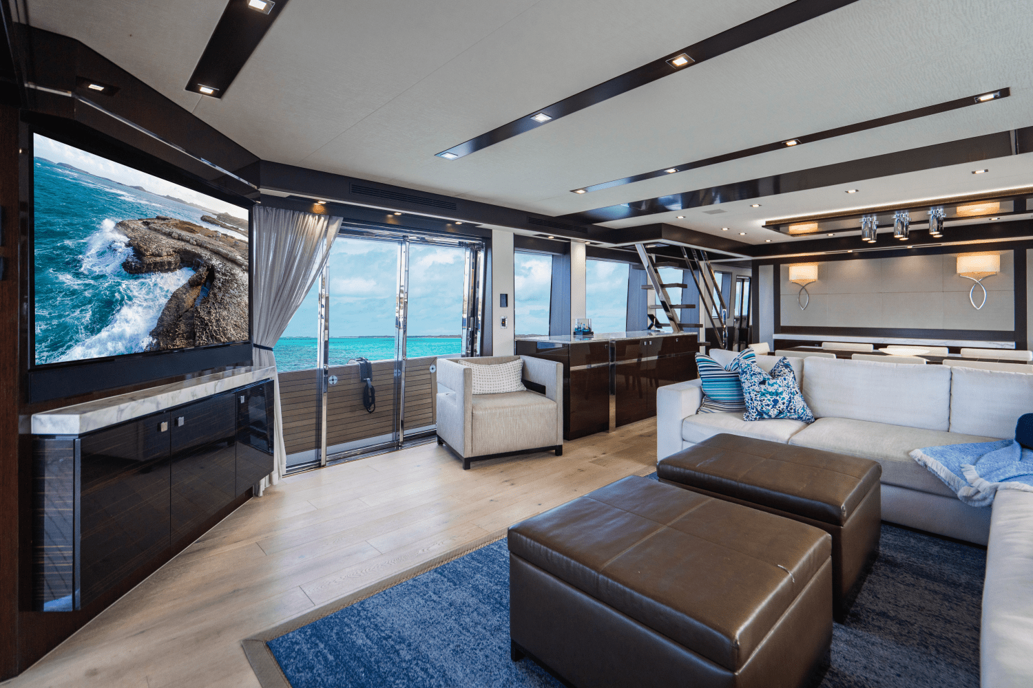 2019 Hatteras M90 PANACERA Image Thumbnail #10