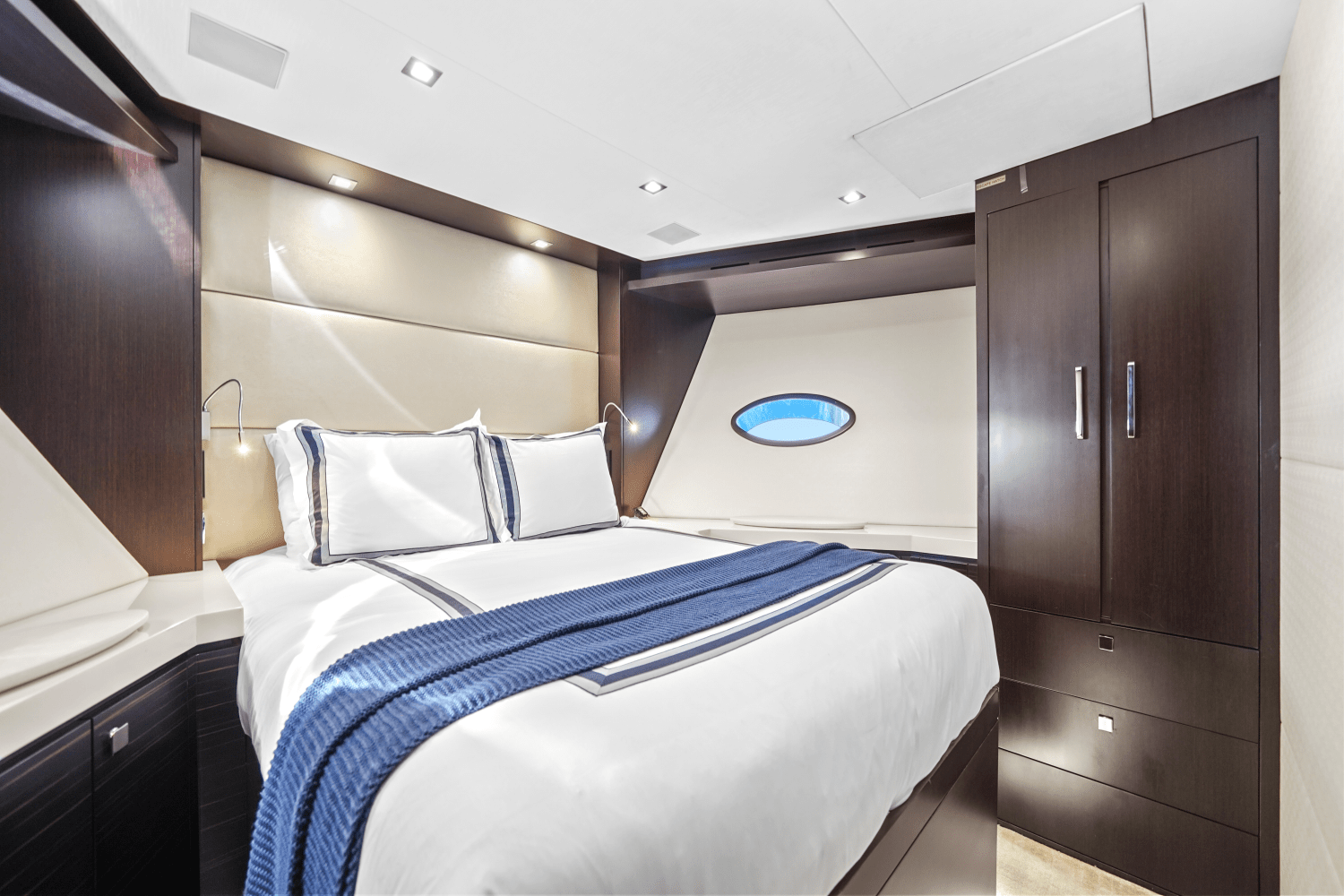 2019 Hatteras
                                                             M90 PANACERA Image Thumbnail #86