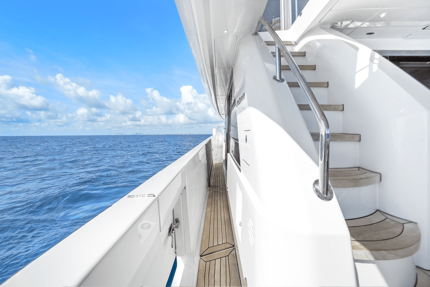 2019 Hatteras M90 PANACERA Image Thumbnail #32