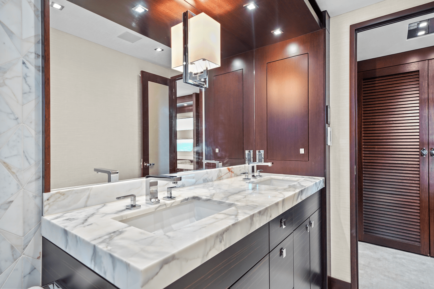 2019 Hatteras M90 PANACERA Image Thumbnail #65