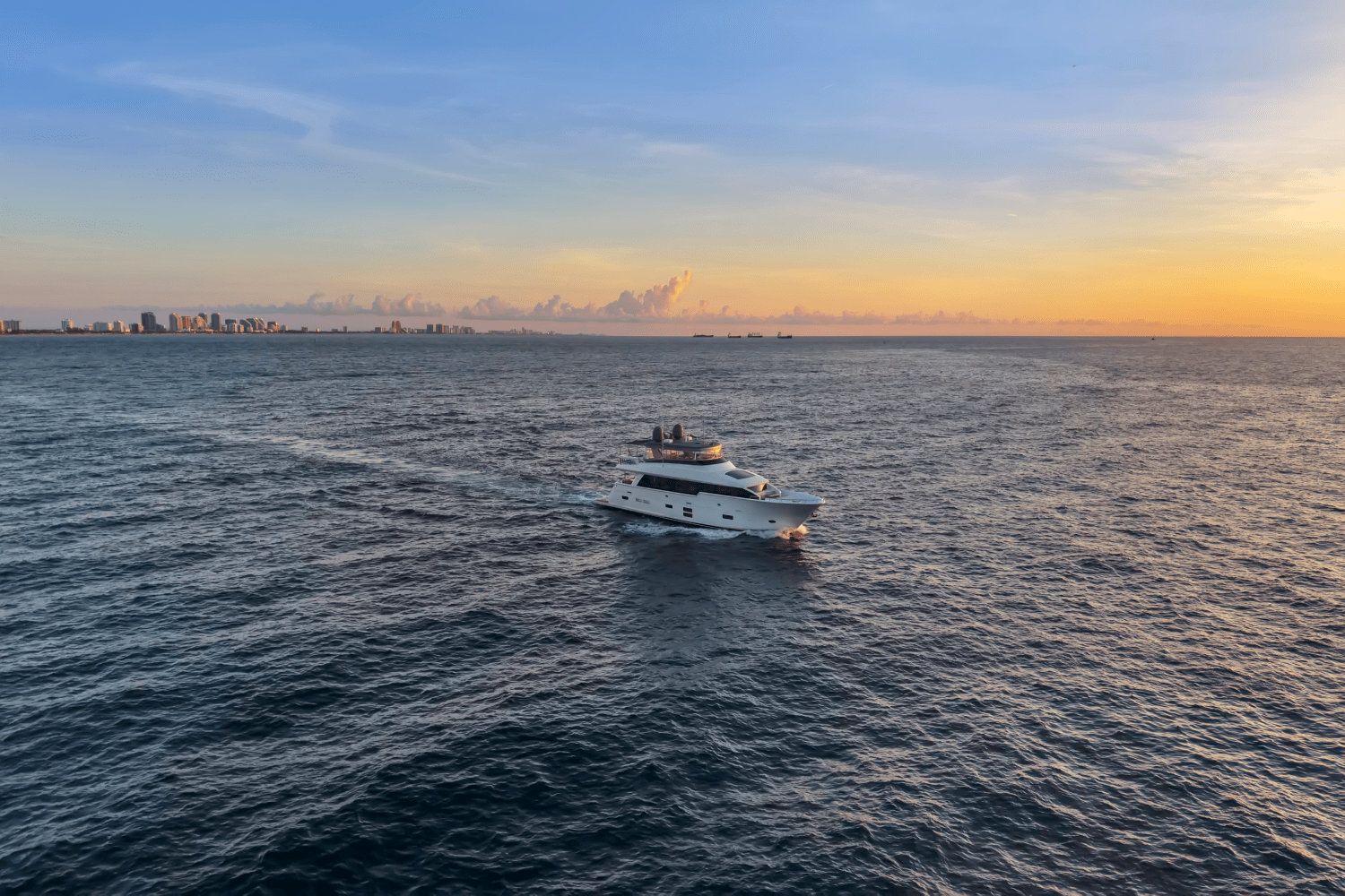 2019 Hatteras M90 PANACERA Image Thumbnail #7