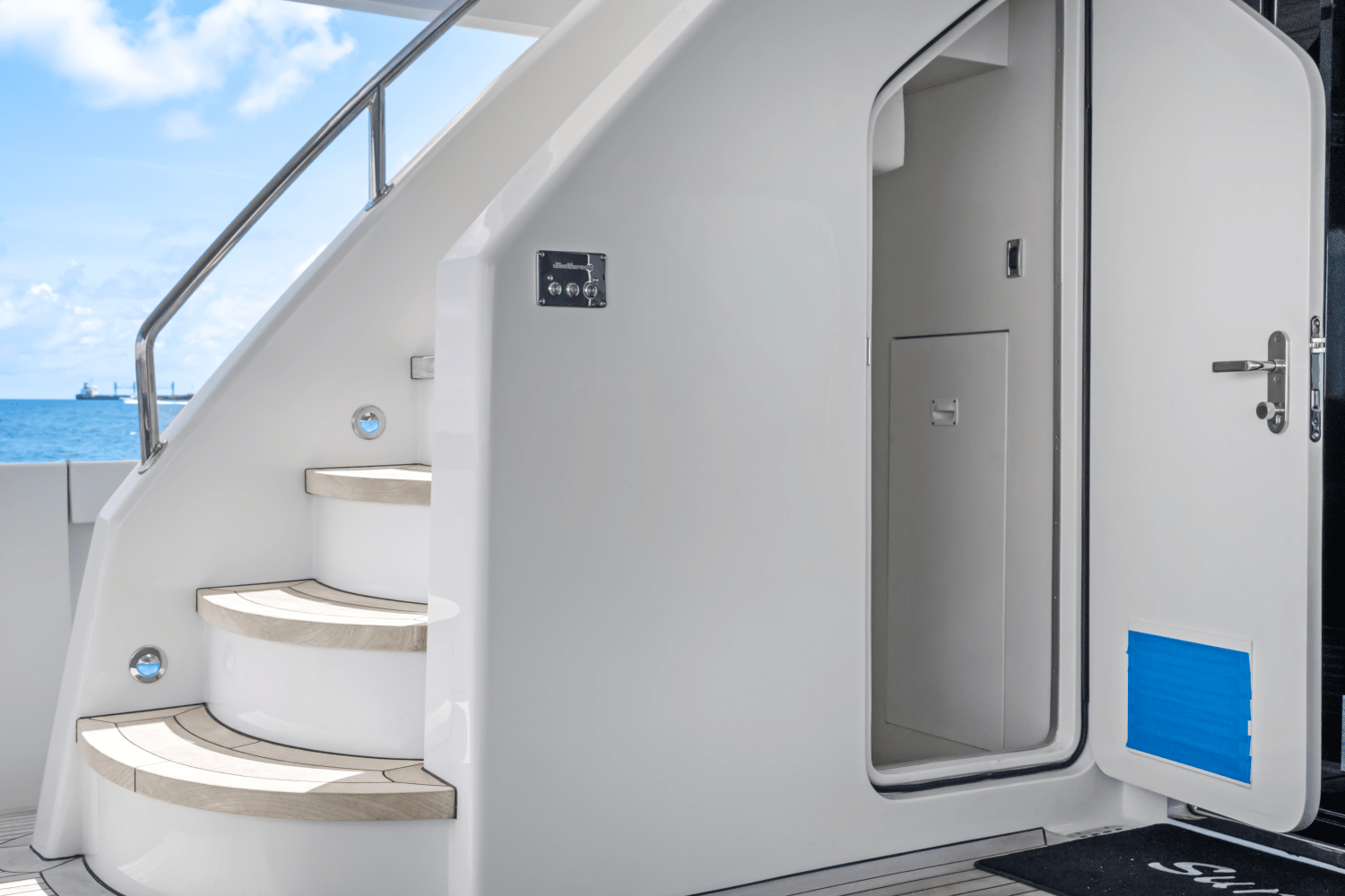 2019 Hatteras M90 PANACERA Image Thumbnail #27