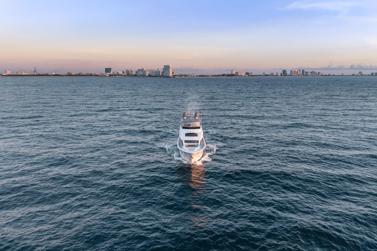 2019 Hatteras M90 PANACERA Image Thumbnail #5