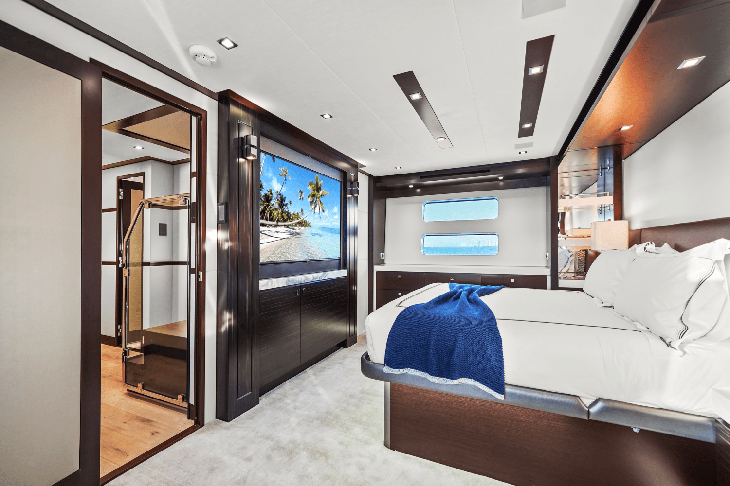 2019 Hatteras M90 PANACERA Image Thumbnail #61