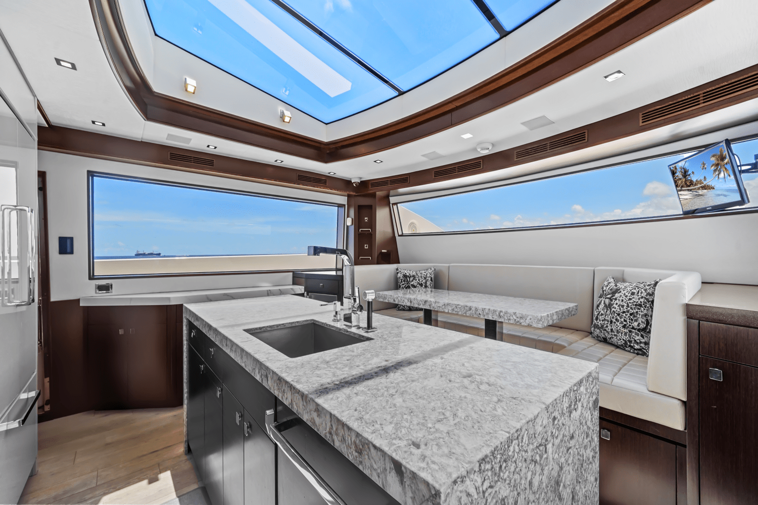 2019 Hatteras M90 PANACERA Image Thumbnail #48