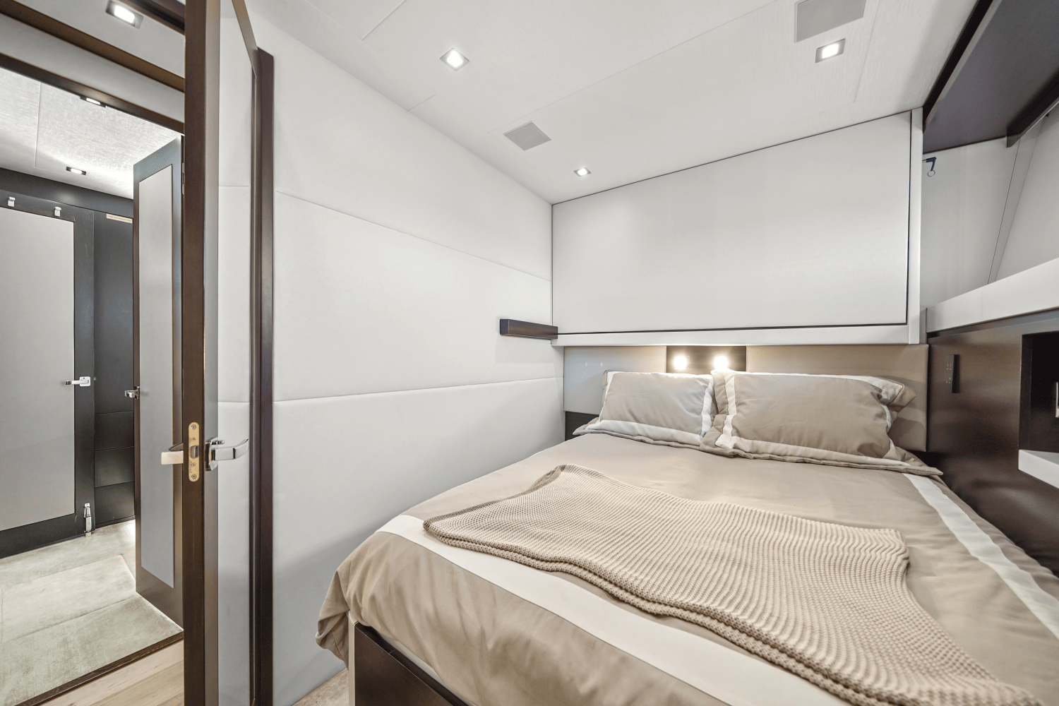 2019 Hatteras M90 PANACERA Image Thumbnail #77