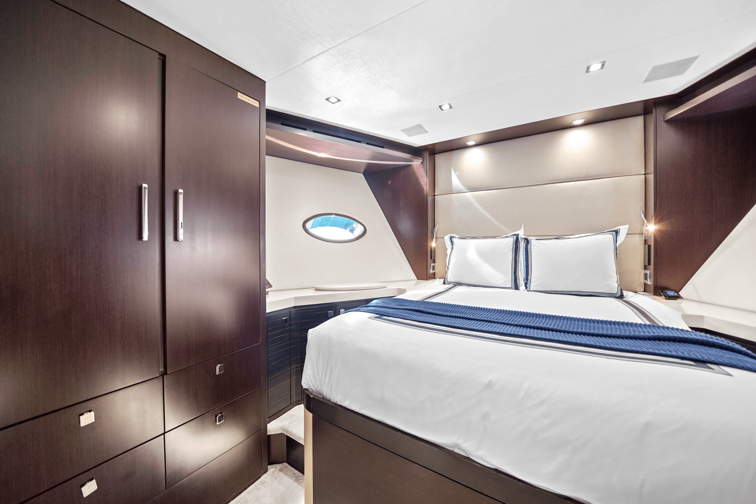 2019 Hatteras M90 PANACERA Image Thumbnail #87