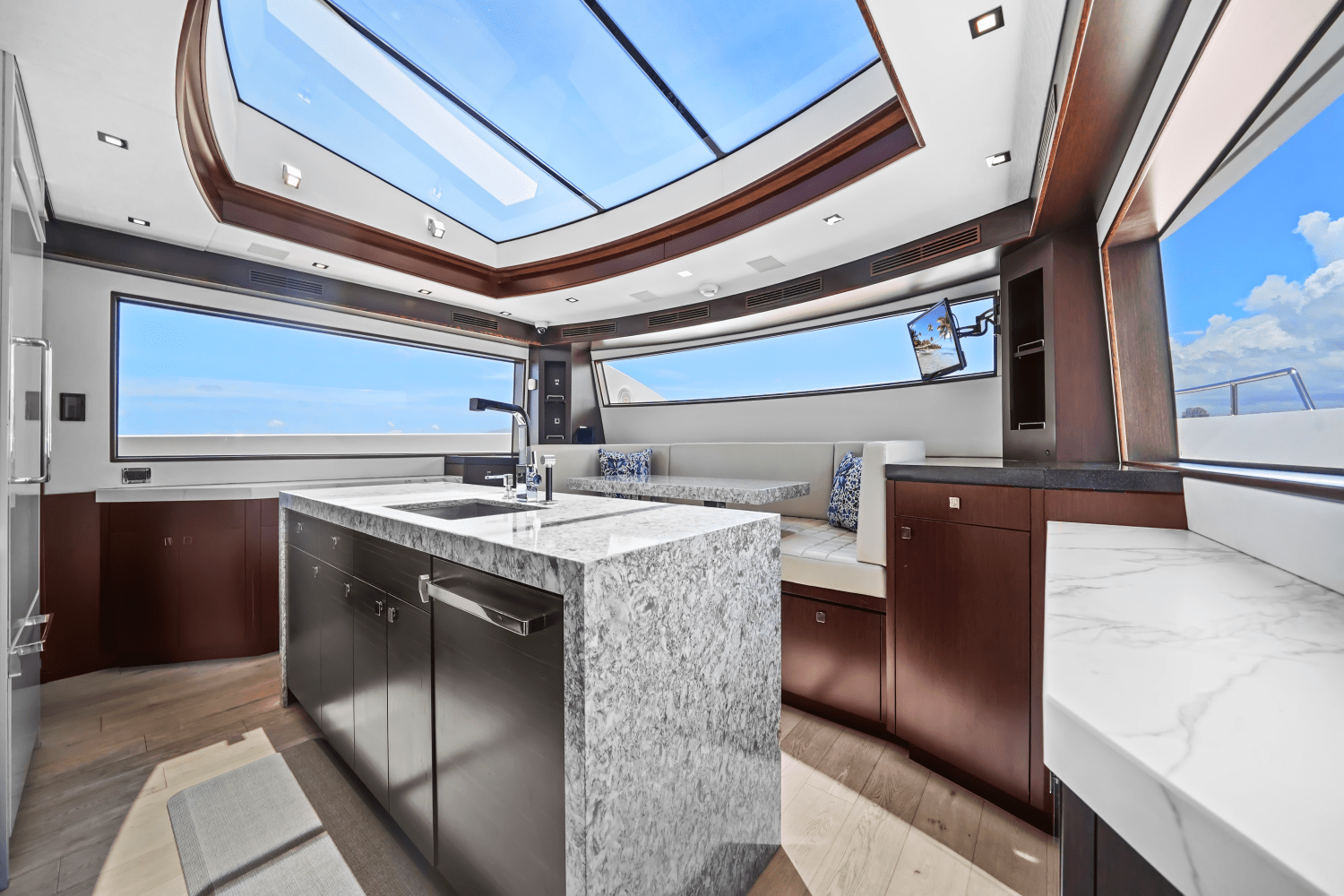 2019 Hatteras M90 PANACERA Image Thumbnail #47